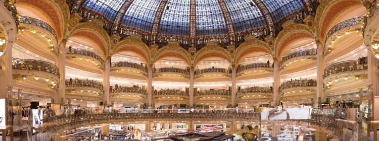everybody_lives_by_selling_somethinf_evegaleries_lafayette_haussmann750x280